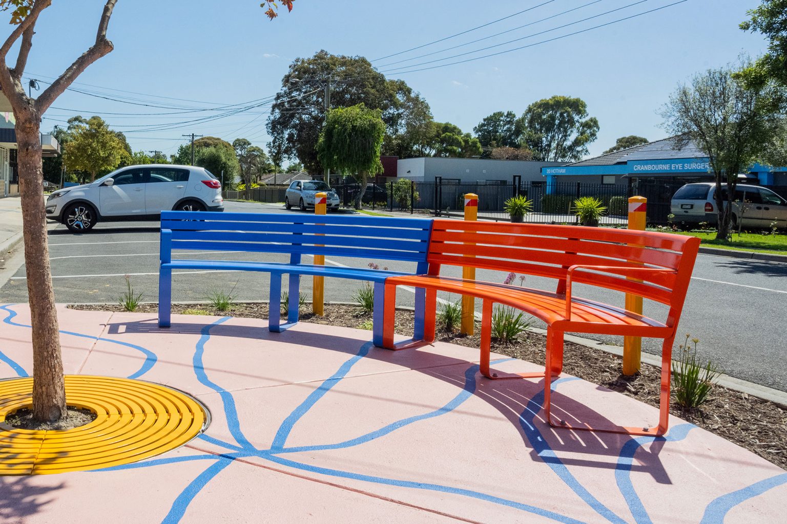Curved Linea Seat (LIS10-C) with Sensation Orange and Jaybird Blue battens and frame.