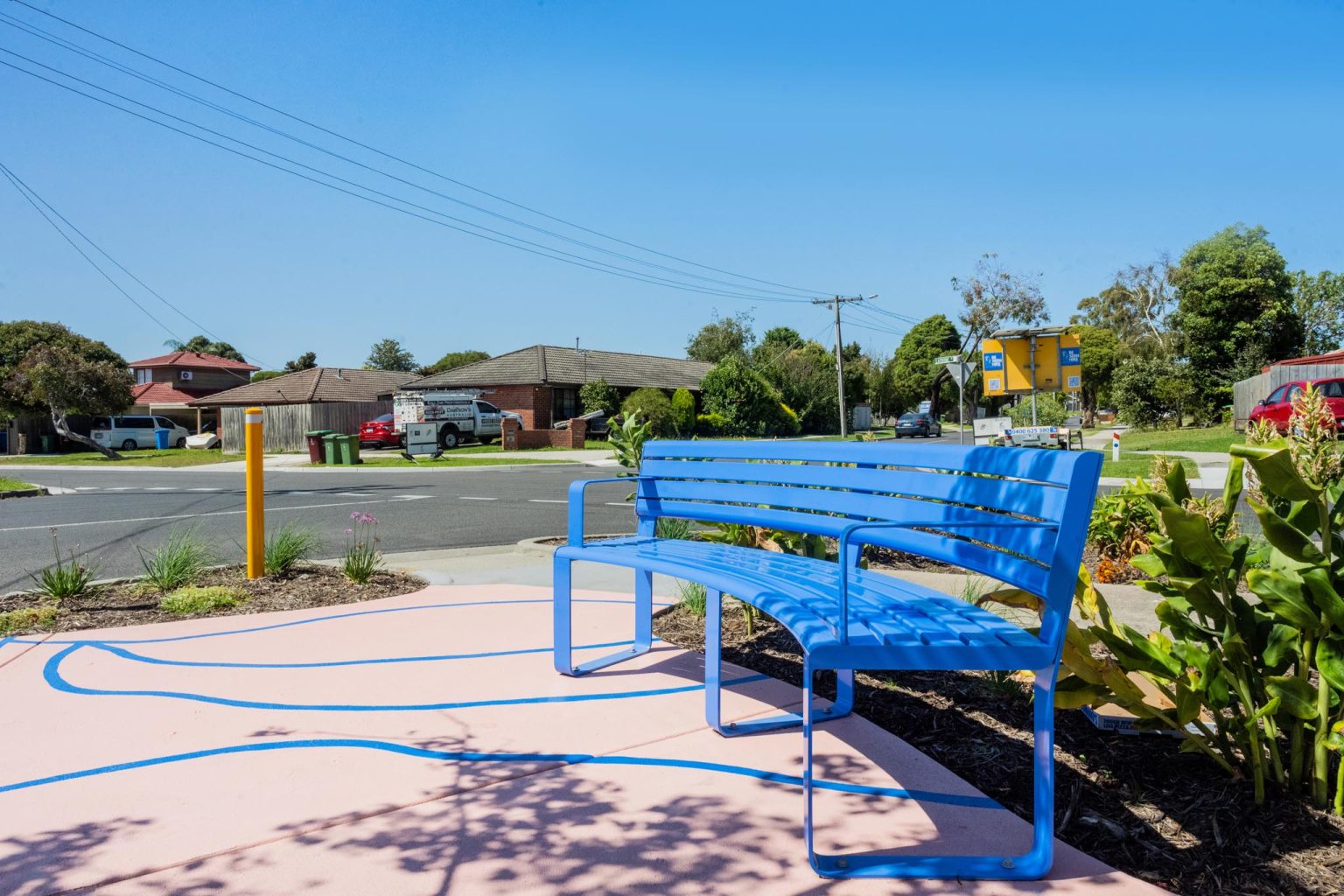 Curved Linea Seat (LIS10-C) with Jaybird Blue battens and frame.