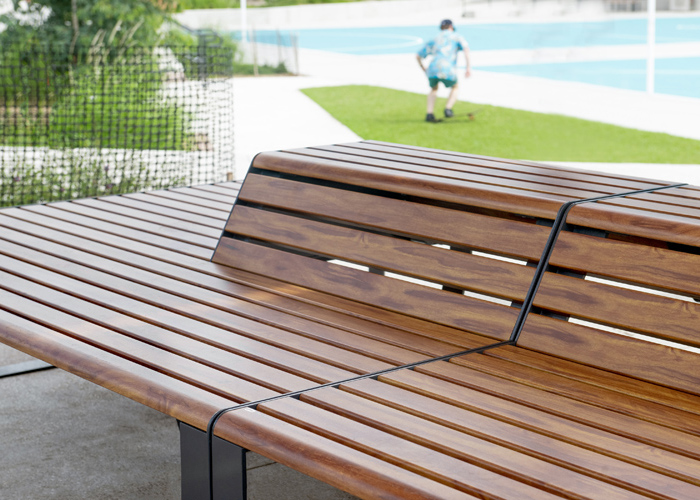 Linea Platform (LIP9, 1800mm) with Hill, aluminium woodgrain Spotted Gum battens, Monument frame.