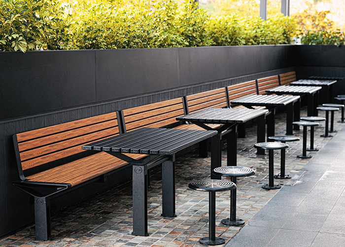 Aria Seat (CMA1), Aria Table (CMA6) and Cafe Stool (S1) in aluminium Spotted Gum and Textura Night Sky.