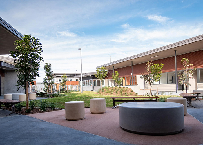 Mall Slim Benches (CMM8, CMM8-C) with aluminium Casuarina battens, Textura Jasper frame. Photo: NBRS.