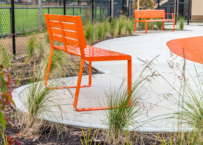 Linea Seat (LIS10, 1200) in Sensation Orange.