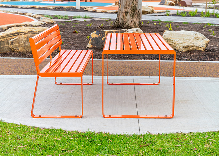 Linea DDA Table (LIT10-DDA, 2100) with Linea Seat (LIS10, 1800) in Sensation Orange.