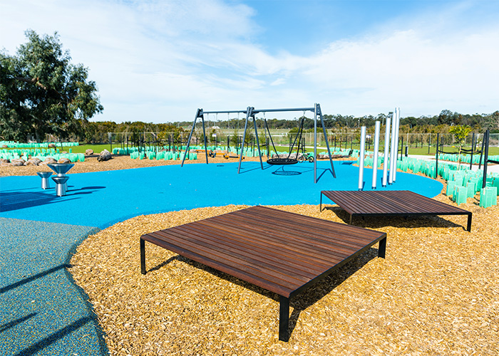 Linea Platform (LIP9, 1800mm) with eco-certified hardwood battens, Night Sky frame.