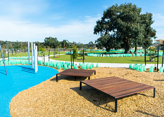 Linea Platform (LIP9, 1800mm) with eco-certified hardwood battens, Night Sky frame.