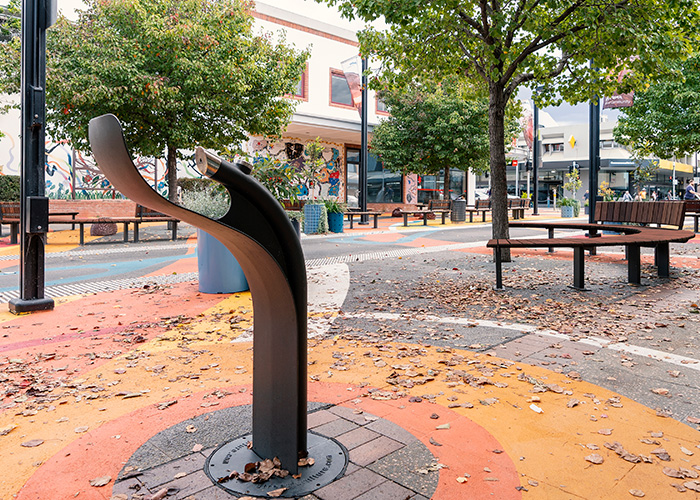 Arqua Fountain (DF4) powder coated in Textura Monument.