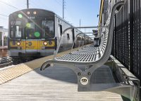 Concourse Seat (CML7, 4-seater) wall-fixed, Sable Brilliance panels, Palladium Silver frame.