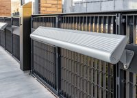 Aero Leaning Rail (AR1, 1500mm) wall-fixed, anodised aluminium body, Palladium Silver frame.