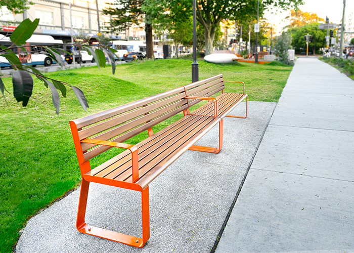 Linea Seat (LIS10, 1800mm) in Wood Without Worry aluminium Spotted Gum and Sensation Orange.