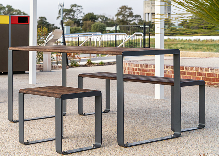 Linea Setting with Table (LIT10-DDA, 1800mm) and Benches (LIB6) with side-access for wheelchair users.