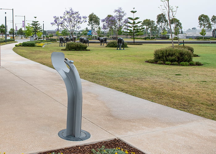 Arqua Fountain, Palladium Silver finish.
