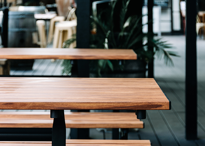 Park DDA Setting, battens in aluminium woodgrain Spotted Gum, frames in Textura Monument