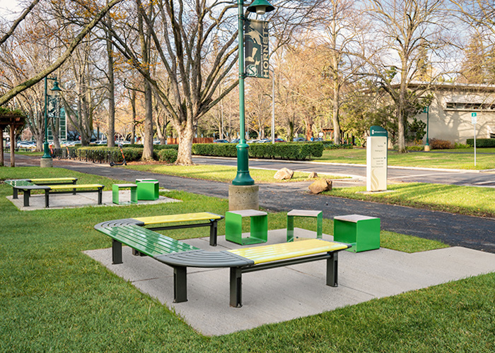 Aria Seating System (CMA4 C-shape) and Linea Cube (LIC6) in Shamrock, Viper, Lycra Strip Green, Woodland Grey, Beach Oak Grey.