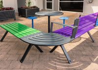 Aria Seating System, S-shape, with Cafe Table (T1), Cafe Stool (S1) and Linea Cube (LIC6).