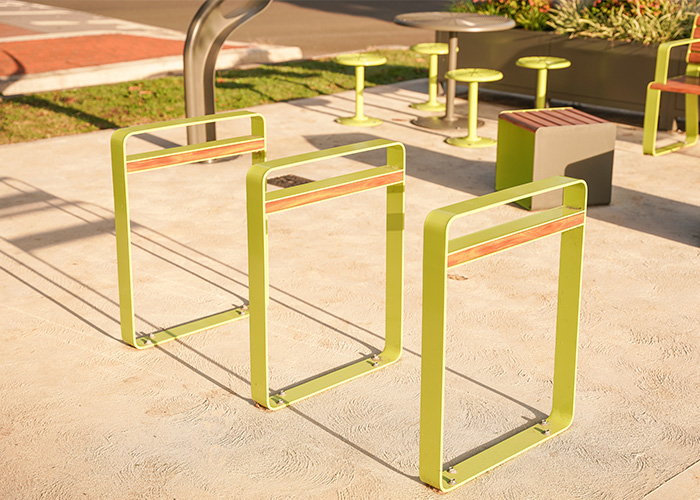 Linea Bicycle Stand (BST07) with aluminium Spotted Gum insert, Lycra Strip Green frame.