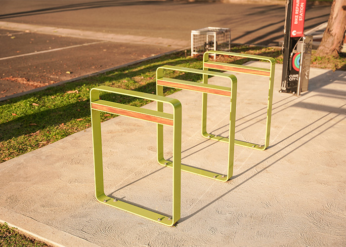 Linea Bicycle Stand (BST07) with aluminium Spotted Gum insert, Lycra Strip Green frame.