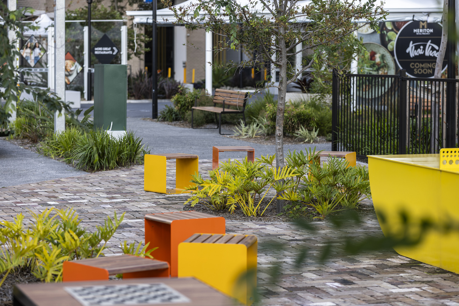 Linea Cube with aluminium Spotted Gum battens, frames in Sensation Orange and Safety Yellow. Image: Architectus