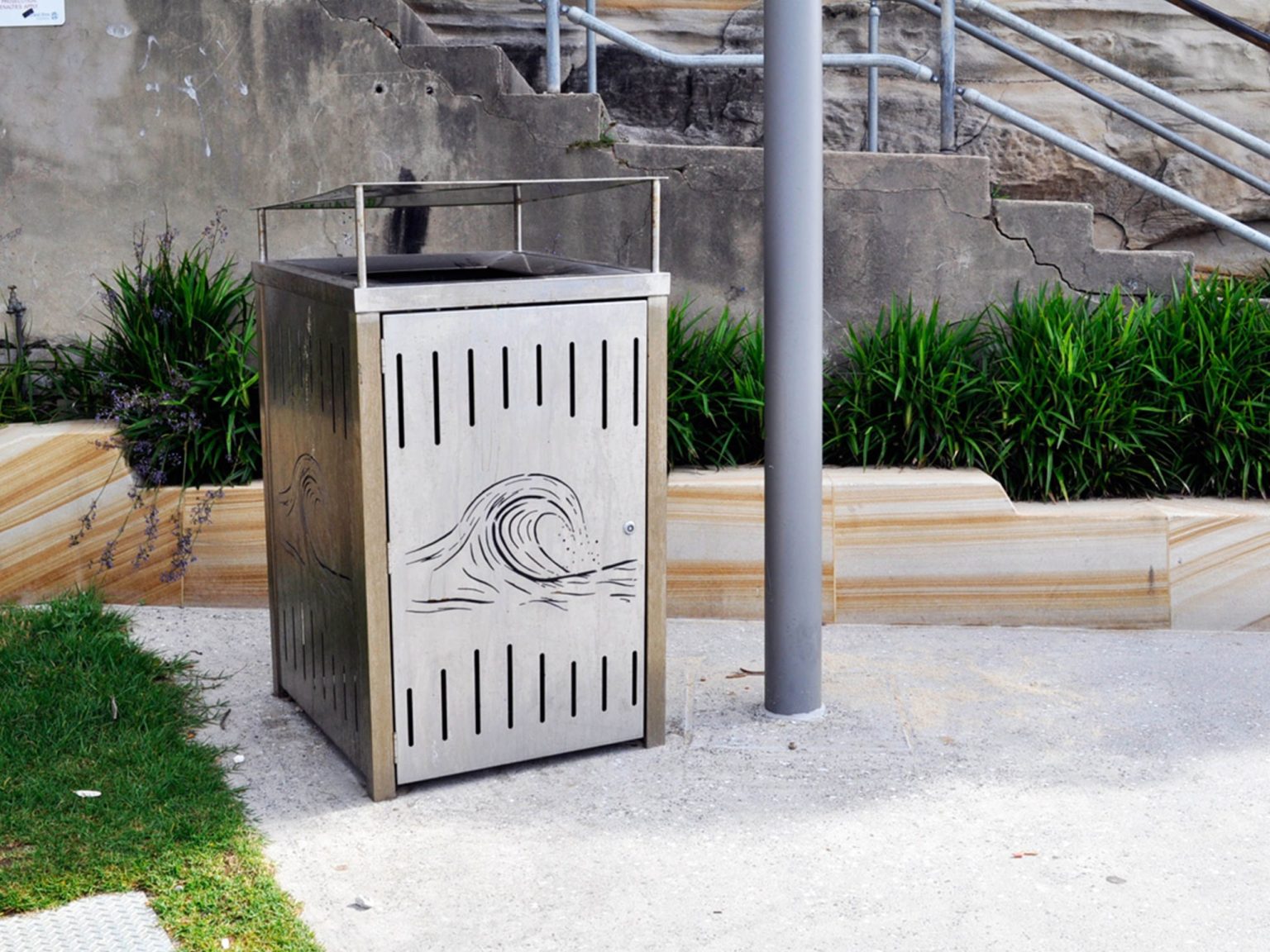 DSC117Tailored laser Cut Frame Bin WBE-F2402_1-scaled