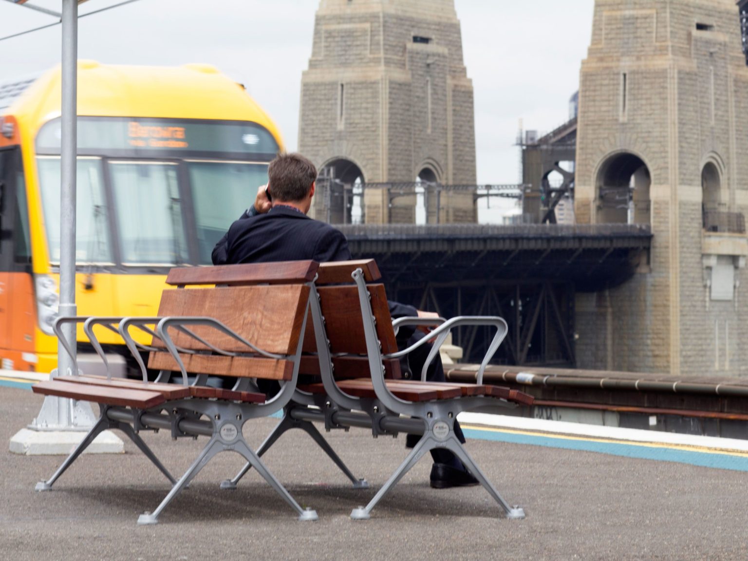 Mall DDA Seat at Milsons Point Station